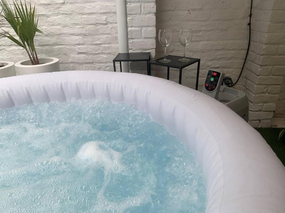 Les Thermes Du Beffroi Calais Kültér fotó